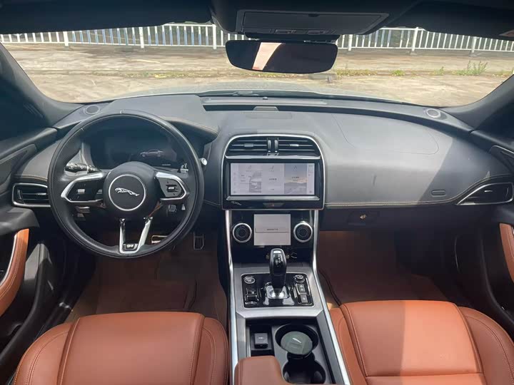 Jaguar XEL 2023 2.0 T 250 PS R-DYNAMIC S — фото 5
