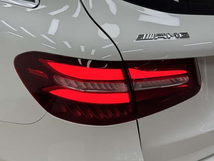 Mercedes-Benz GLC 2018 AMG GLC 63 4 MATIC+ — фото 9