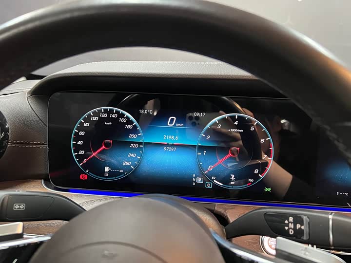Mercedes-Benz E-Class 2022 E 260 L — фото 22