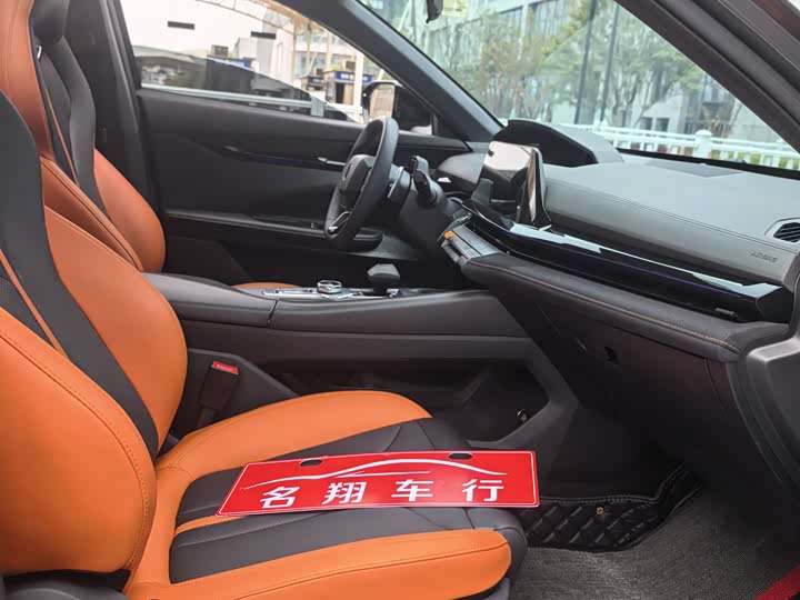 Changan UNI-V 2024 1.5 T Sport — фото 11