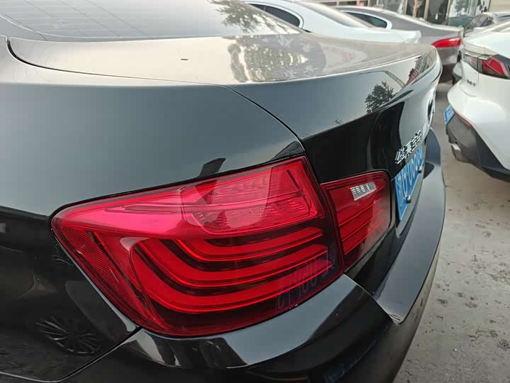 BMW 5 Series 520Li — фото 14