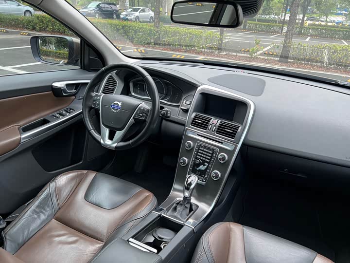Volvo XC60 2016 T 5 AWD — фото 4