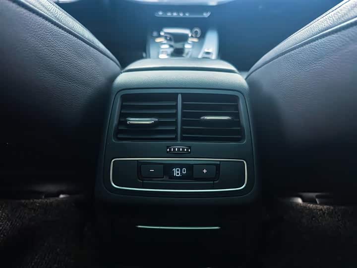 Audi A4L 2019 40 TFSI VI — фото 12