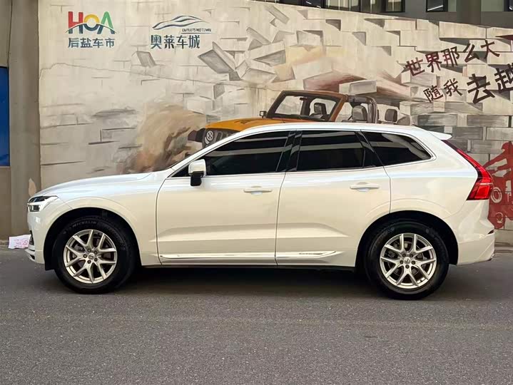 Volvo XC60 2018 T 5 4 WD — фото 3