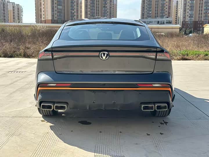 Changan UNI-V 2024 1.5 T Sport — фото 8