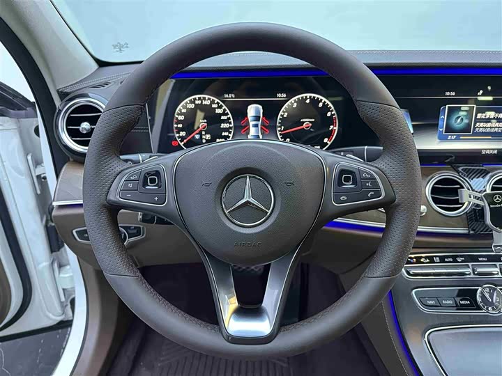 Mercedes-Benz E-Class 2016 E 200 L — фото 15