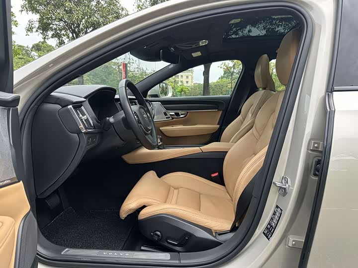 Volvo V90 2019 Cross Country T 5 AWD VI — фото 4