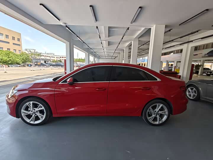 Audi A3 2021 A 3 L Limousine 35 TFSI — фото 3