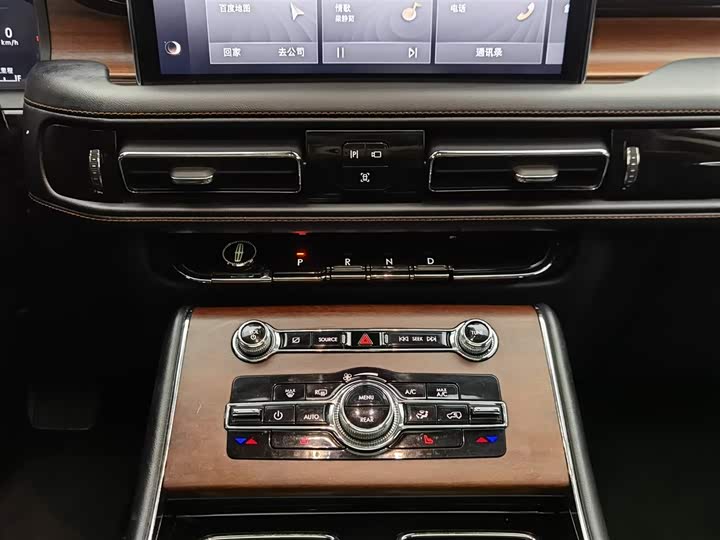 Lincoln Aviator — фото 12