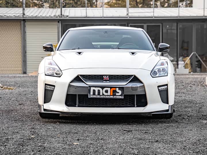 Nissan GT-R 2017 3.8 T — фото 3