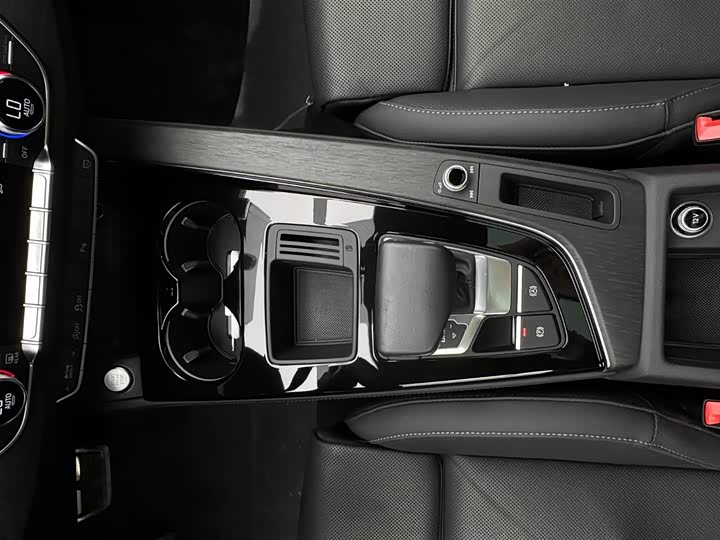Audi A4L 2023 40 TFSI — фото 12
