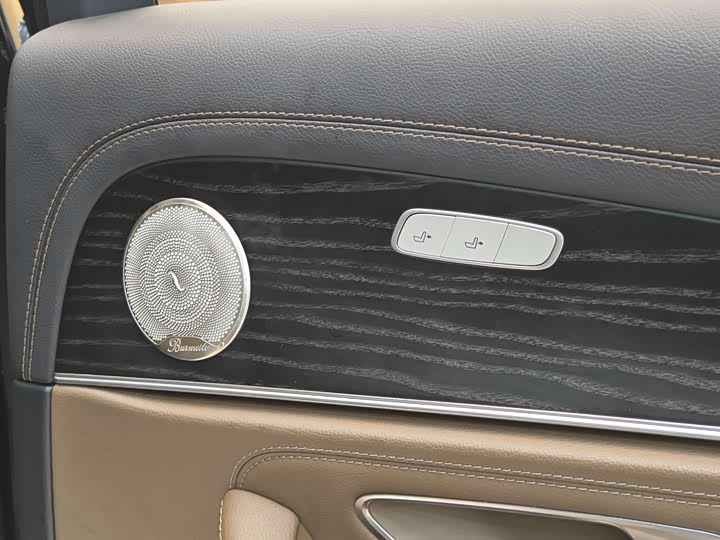 Mercedes-Benz E-Class 2023 E 300 L — фото 33
