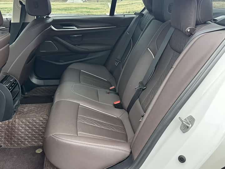 BMW 5-Series 2023 530 Li Leading — фото 12