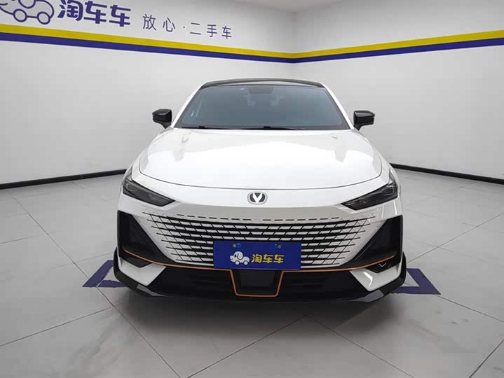 Changan UNI-V 2022 1.5 T — фото 2