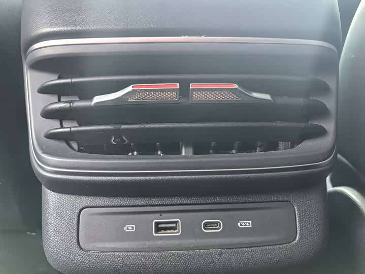 Hongqi HS3 PHEV 2025 117km — фото 8