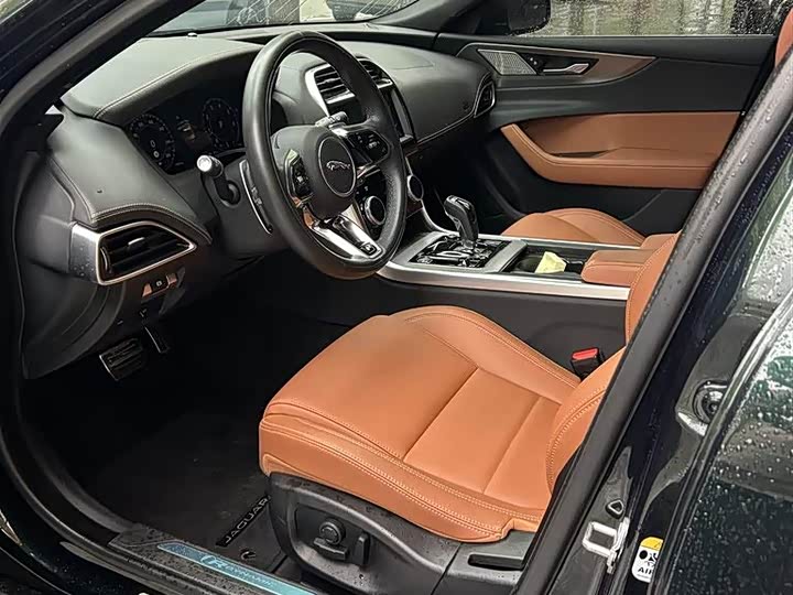 Jaguar XEL 2024 2.0 T 250 PS R-DYNAMIC S — фото 8