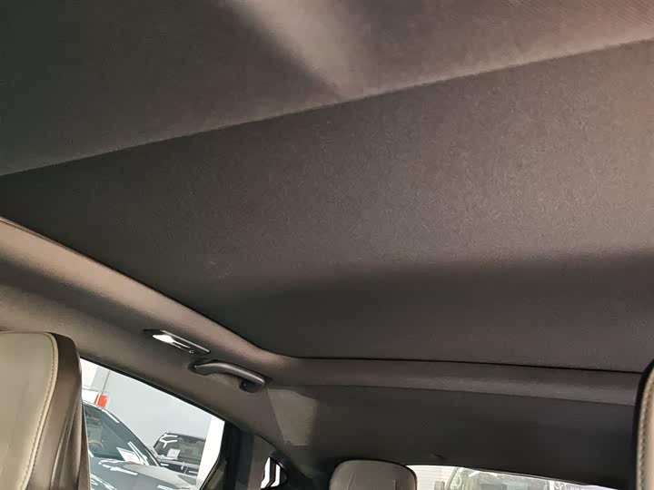 Changan UNI-V 2023 1.5 T Premium — фото 18