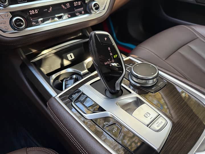 BMW 7-Series 2016 730 Li Leading — фото 10