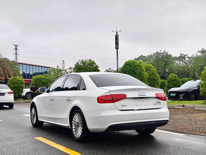 Audi A4L 35 TFSI автомат стандарт — фото 7