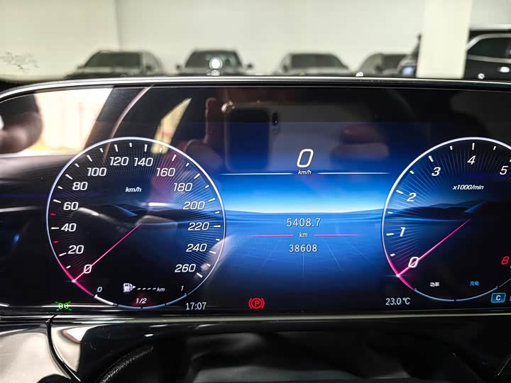 Mercedes-Benz E-Class 2024 E 300 L Luxury — фото 10