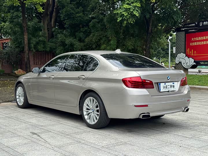 BMW 5 Series 525Li — фото 15