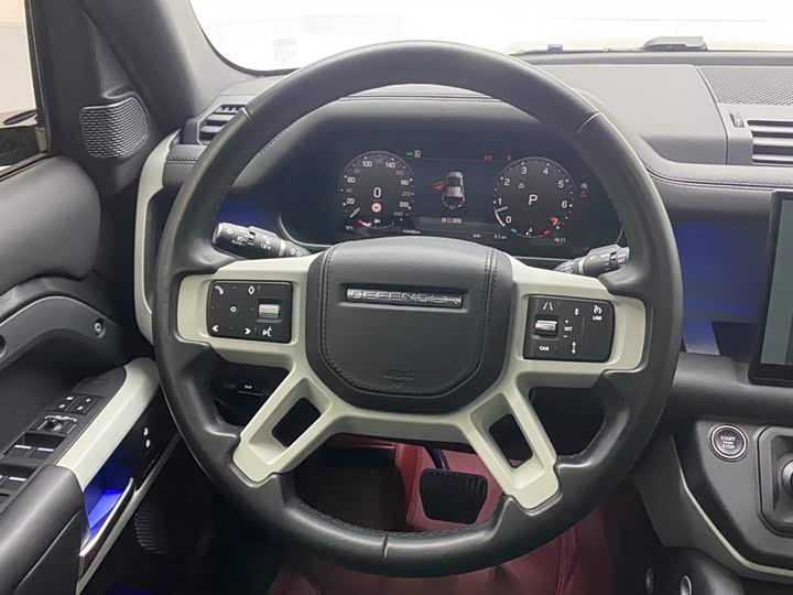 Land Rover Defender — фото 15