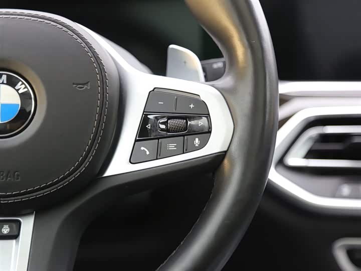 BMW X5 2019 x Drive 40i M — фото 16