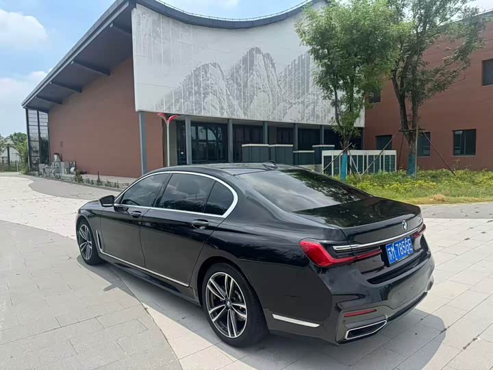 BMW 7 Series рестайлинг 730Li M спортпакет — фото 4