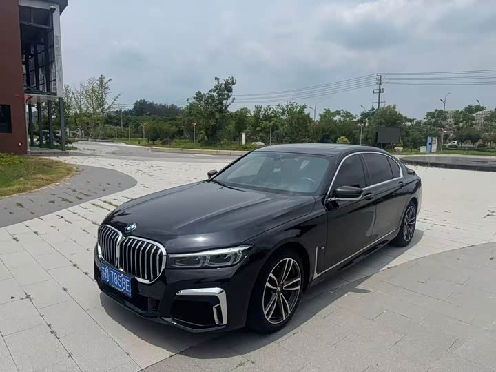 BMW 7 Series рестайлинг 730Li M спортпакет — фото 2