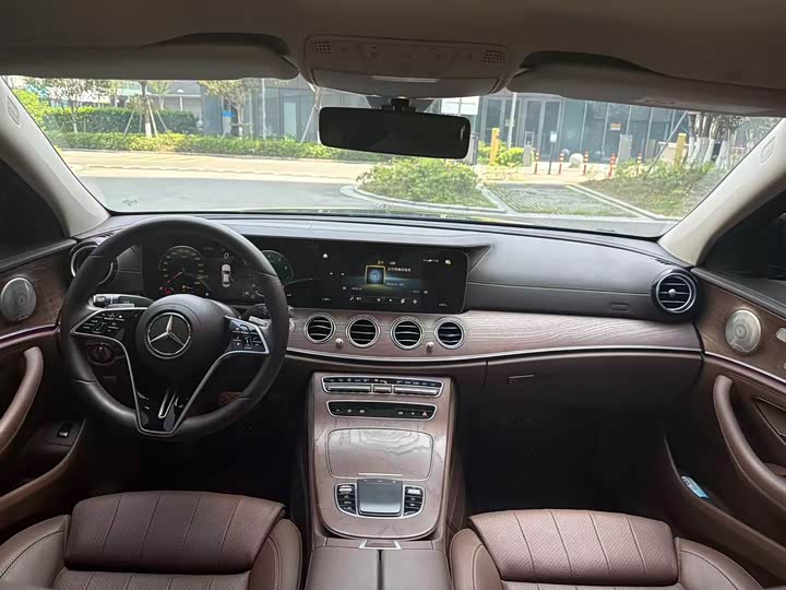 Mercedes-Benz E-Class 2022 E 300 L Luxury — фото 6