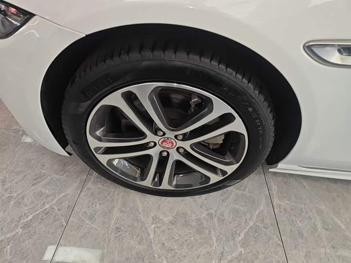 Jaguar XEL 2024 2.0 T 250 PS R-DYNAMIC S — фото 25