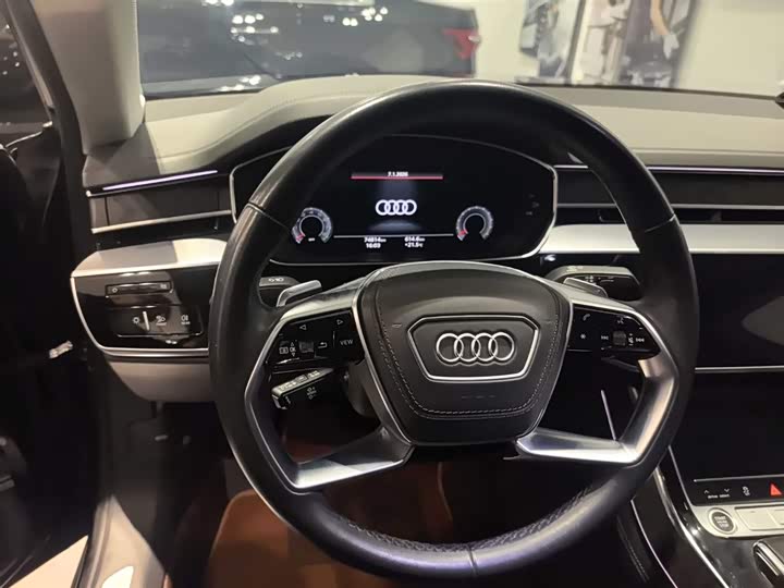 Audi A8 2023 A 8 L 50 TFSI quattro — фото 4