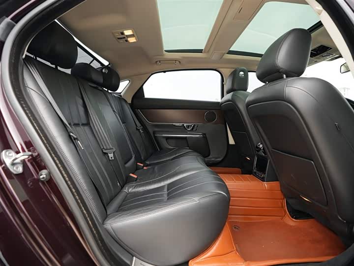 Jaguar XJ 2016 XJL 3.0 SC 2 WD — фото 13