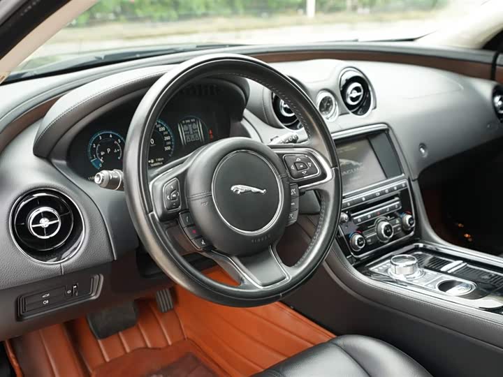 Jaguar XJ 2016 XJL 3.0 SC 2 WD — фото 4