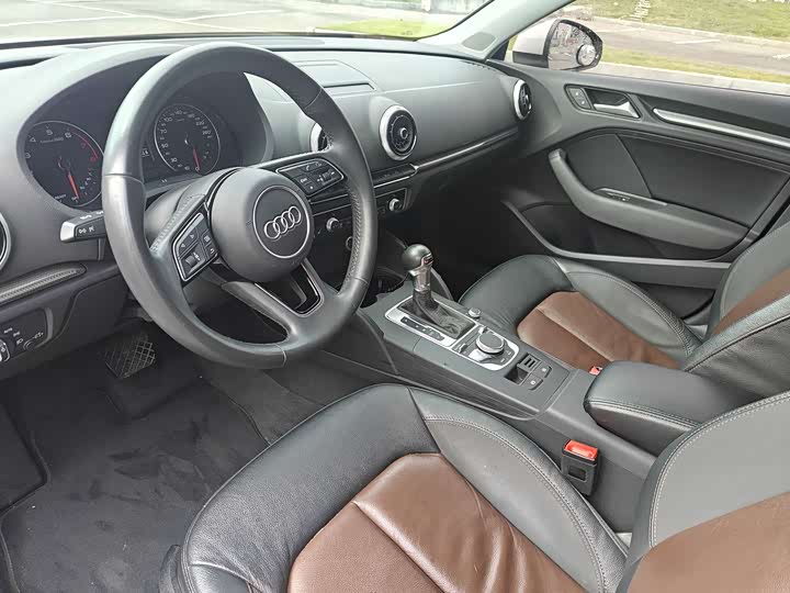 Audi A3 2019 Limousine 35 TFSI V — фото 6