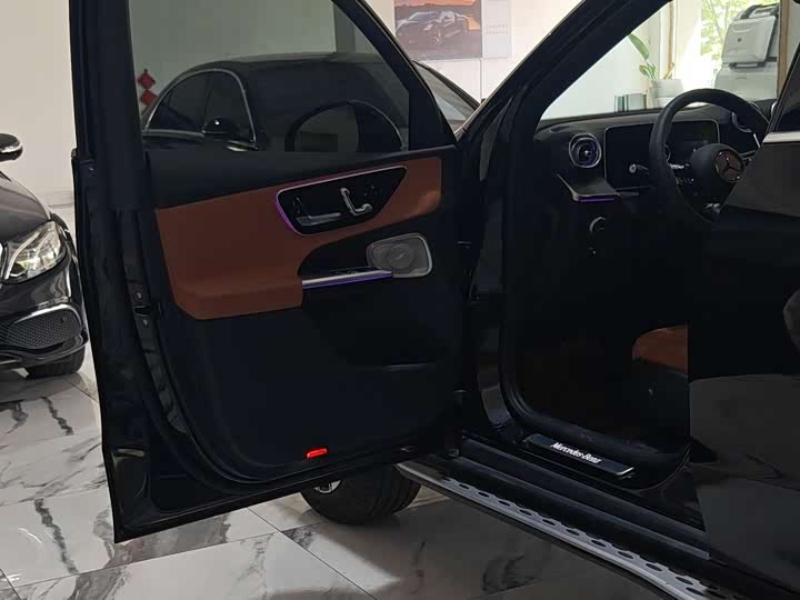 Mercedes-Benz GLC 2025 GLC 260 L 4 MATIC Luxury — фото 8