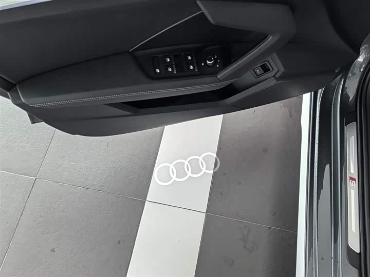 Audi A3 2024 Sportback 35 TFSI Sport — фото 13