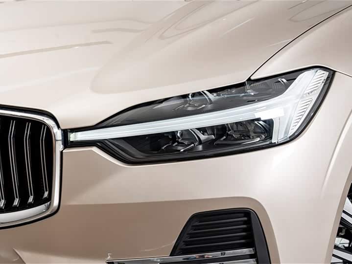 Volvo XC60 2025 B 5 4 WD — фото 4