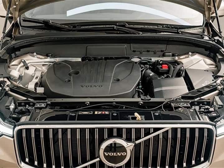 Volvo XC60 2025 B 5 4 WD — фото 24