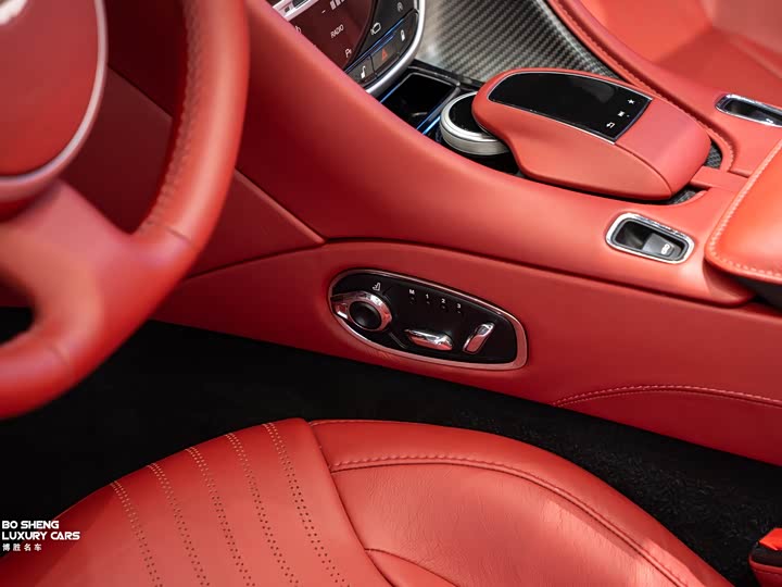 Aston Martin DB11 2019 4.0 T V 8 Volante — фото 24