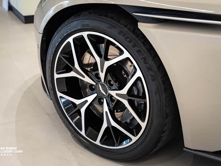 Aston Martin DB11 2019 4.0 T V 8 Volante — фото 50