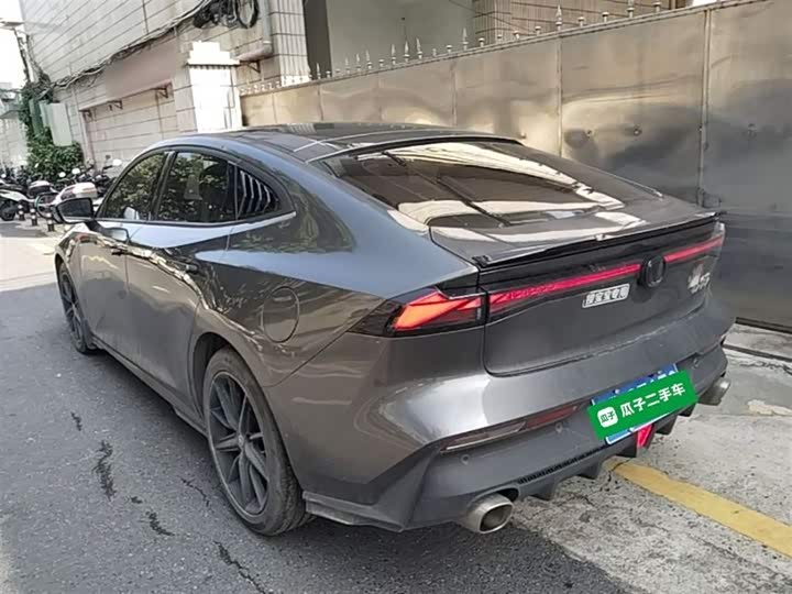 Changan UNI-V 2022 1.5 T Premium — фото 5