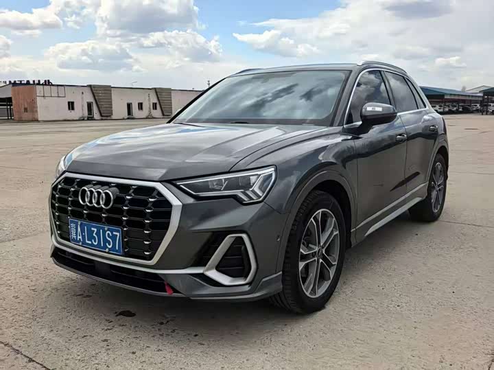 Audi Q3 2022 35 TFSI — фото 1