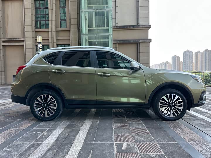Trumpchi GS5 Super 2015 2.0 L AT 2 WD — фото 7