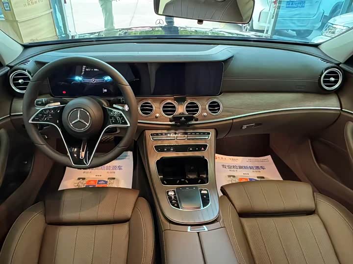 Mercedes-Benz E-Class 2022 E 260 L — фото 6