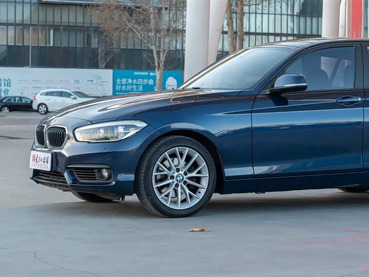 BMW 1-Series 2015 120i Leading — фото 12