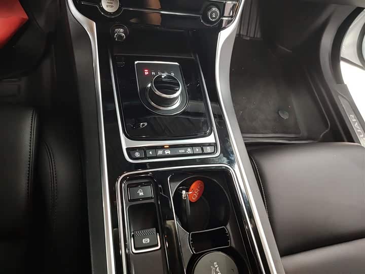 Jaguar XFL 2020 XFL 2.0 T P 200 2 WD — фото 6