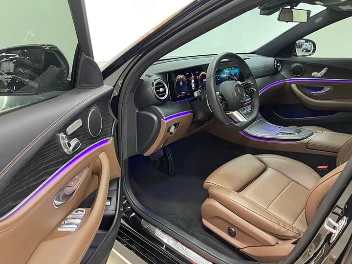 Mercedes-Benz E-Class 2022 E 260 L Sport — фото 4