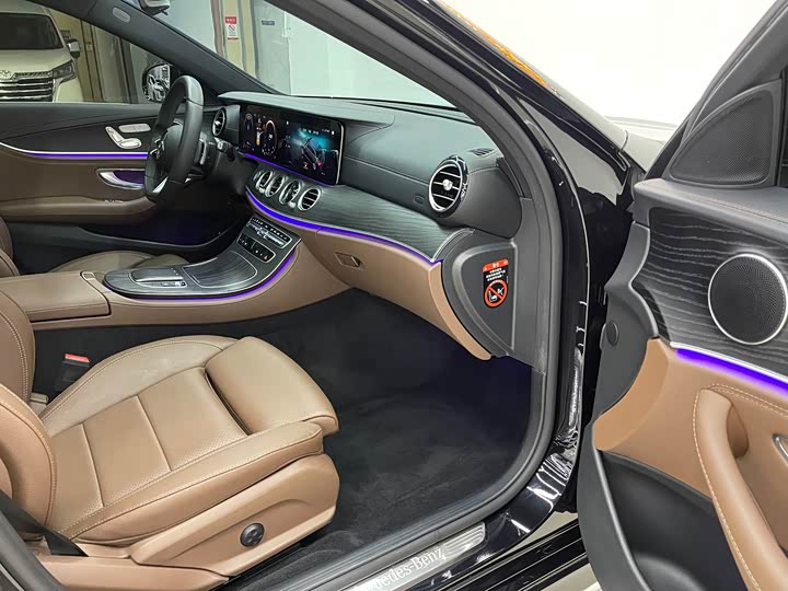 Mercedes-Benz E-Class 2022 E 260 L Sport — фото 8