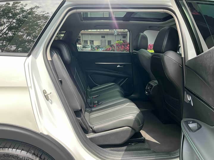 Peugeot 5008 2021 360 THP 5 — фото 13